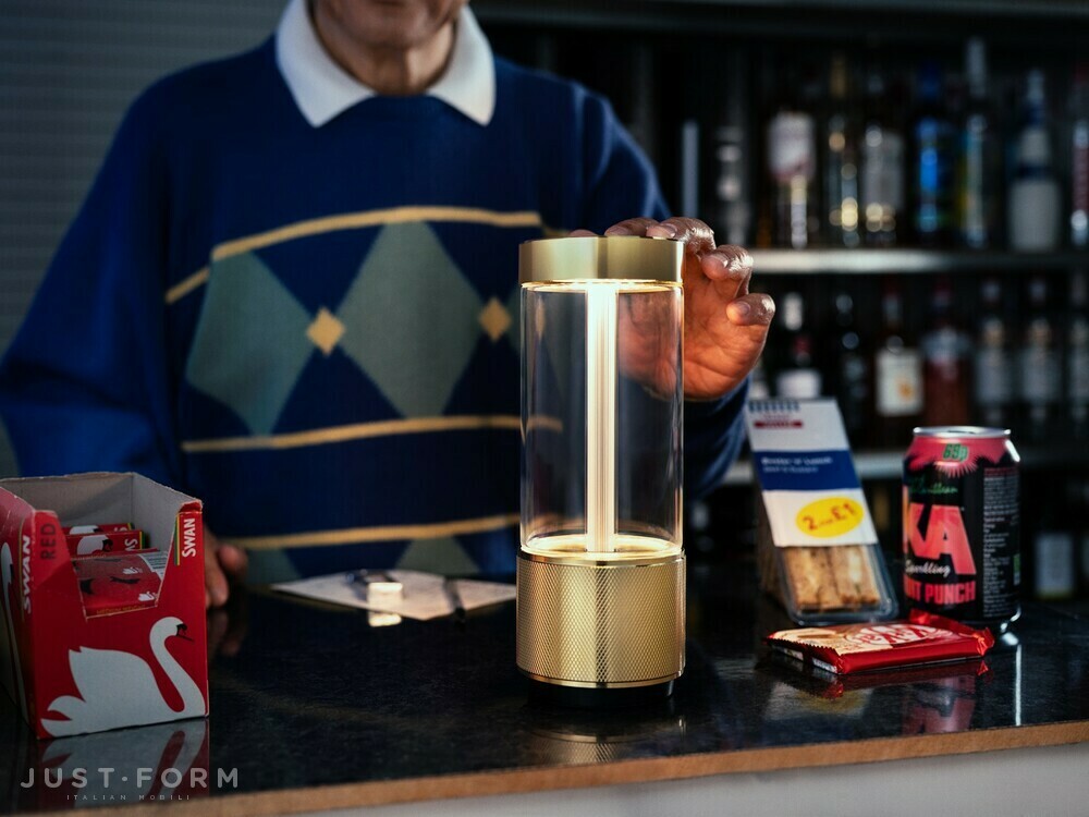 Портативная лампа Takeout / Portable Table Light / Brass фабрика Buster + Punch фотография № 19